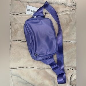 Lululemon 2L Belt Bag NWT in Dark Lavender